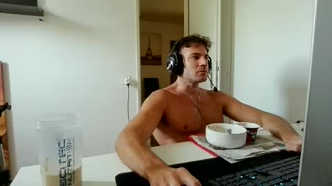 alphah_hunk online show from June 16, 10:30 am