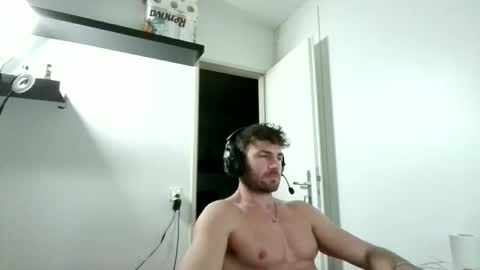 alphah_hunk online show from December 19, 7:09 pm