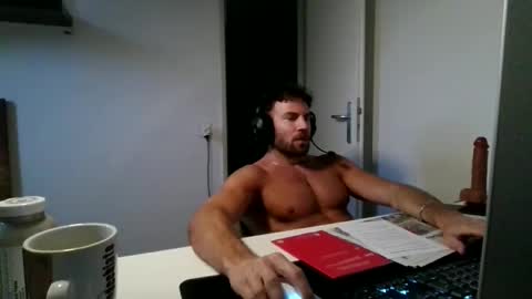 alphah_hunk online show from June 4, 6:14 pm