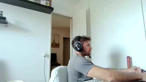 alphah_hunk online show from April 17, 12:51 pm