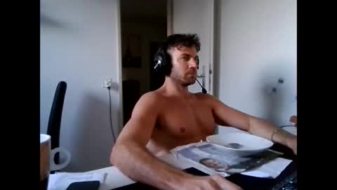 alphah_hunk online show from April 7, 5:59 pm