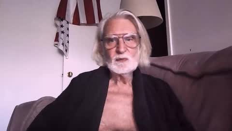 AlphaUniform online show from December 5, 7:11 pm