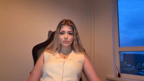 Amelia online show from April 15, 4:54 pm