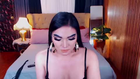 Alura Jhenson online show from May 8, 4:29 am