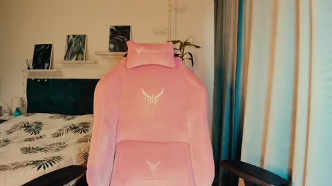 Alysa online show from April 24, 5:42 am