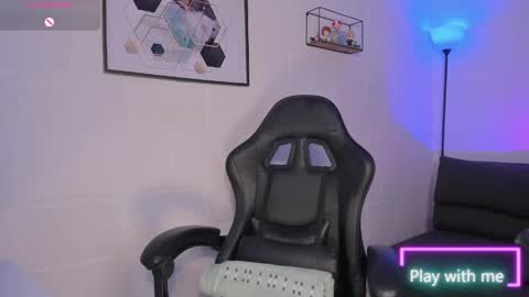 Alyson online show from March 5, 1:42 pm