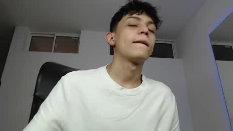 alyxen online show from April 21, 8:05 pm