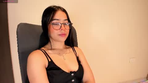 Amalia    real MIA  online show from June 11, 2:53 am