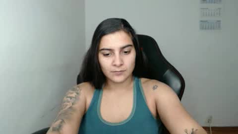 The queen of the biceps  online show from January 6, 10:47 pm