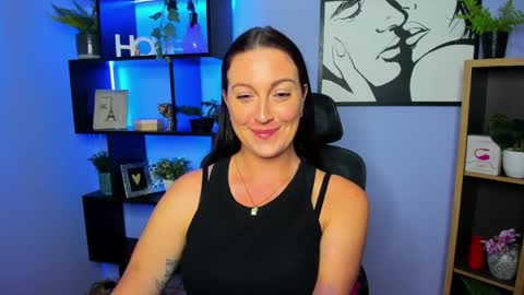 Amanda online show from April 29, 2:22 pm