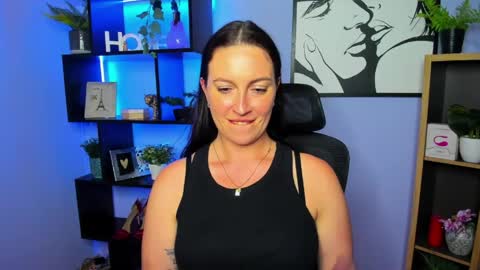 Amanda online show from April 29, 5:30 pm