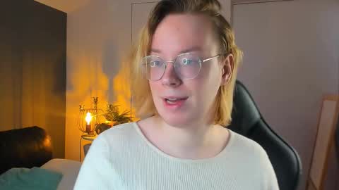 Hi im Amanda online show from October 18, 10:08 am