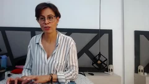 amanda_ramirez online show from July 27, 9:56 pm