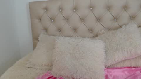 Snapshot of amaranta_f00x chatting on February 6, 4:03 pm Amaranta online show from February 6, 4:03 pm