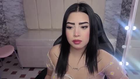 Snapshot of amaranta_fox_v chatting on October 21, 8:23 pm Hi Stream 800am to 200pm online show from October 21, 8:23 pm