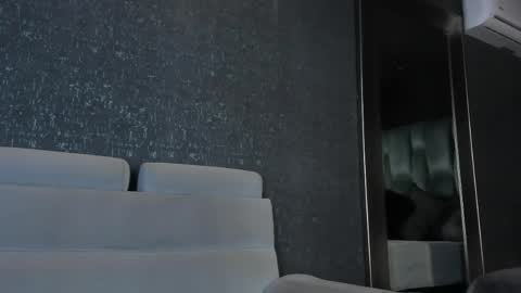 Emily online show from April 4, 10:11 am