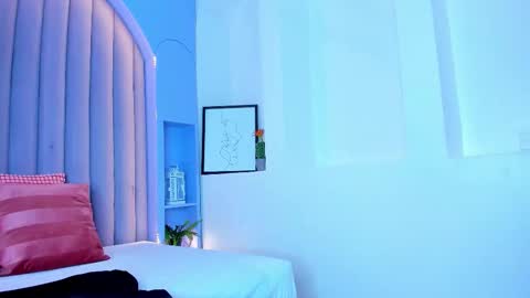 Snapshot of amarislenox__ chatting on October 2, 2:32 am Amaris online show from October 2, 2:32 am