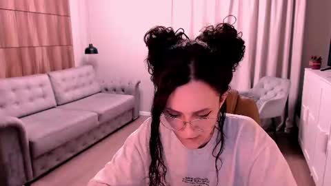 Izza online show from June 16, 11:47 am