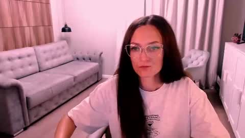 Izza online show from July 27, 5:43 pm