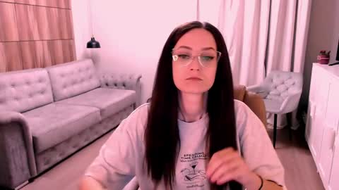 Izza online show from May 31, 1:43 pm