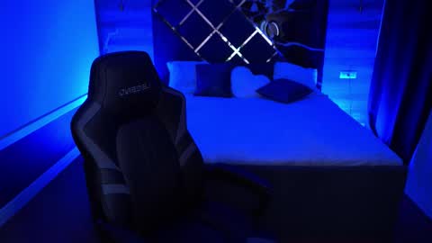 Ellie online show from September 29, 8:08 pm