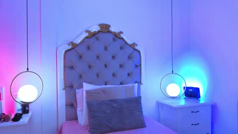 Sara online show from October 18, 11:25 am