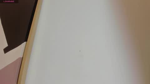 ambarevans_ online show from January 13, 12:02 pm