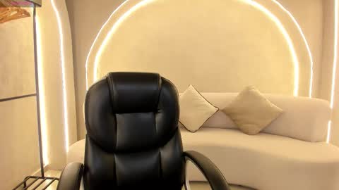 Ambar  online show from November 10, 11:57 am