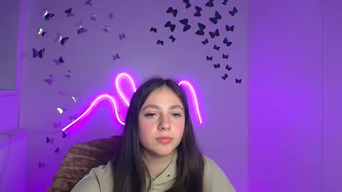 Amber online show from April 18, 7:58 pm