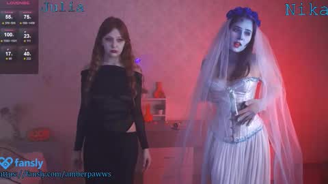 amber_pawws online show from October 30, 8:42 pm