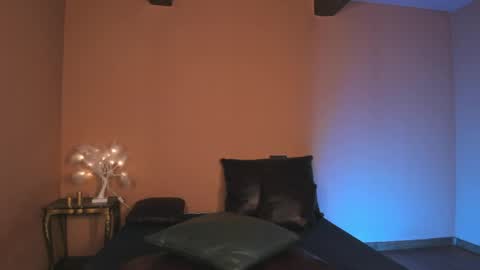 amber_tender_ online show from May 15, 11:23 pm