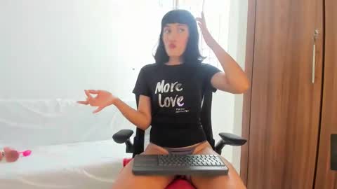 Amber latina online show from March 24, 8:15 pm