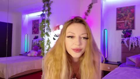 ambermilana online show from April 9, 5:44 am
