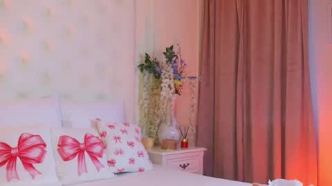 Amberseyes online show from March 20, 7:24 am