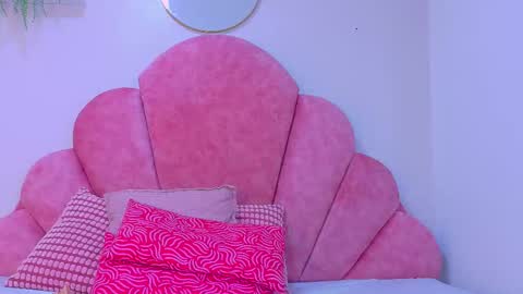 A M B E R  online show from February 21, 6:27 am