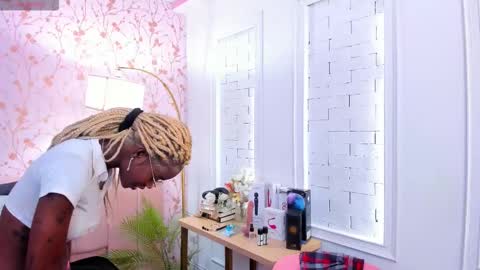 Snapshot of amelia_adms chatting on September 29, 7:24 pm Amelia Adams online show from September 29, 7:24 pm