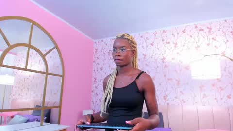 Snapshot of amelia_adms chatting on October 13, 6:21 pm Amelia Adams online show from October 13, 6:21 pm