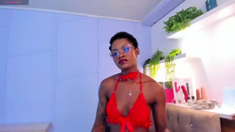 Amelia Adams online show from July 3, 12:21 pm