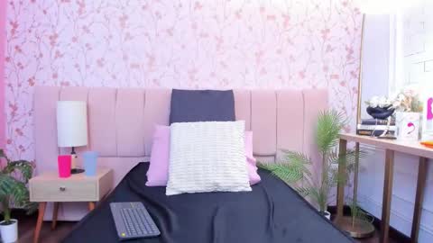 Amelia Adams online show from November 26, 7:32 pm