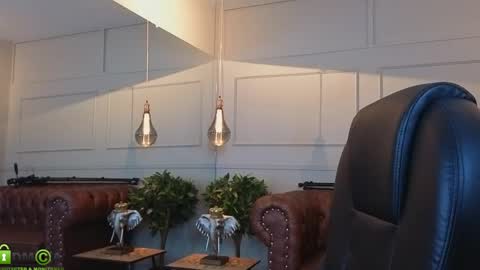 AMELIA online show from April 21, 12:01 pm