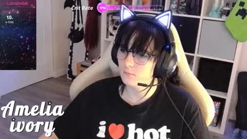 ameliaivory online show from December 13, 9:10 pm