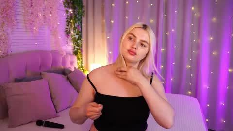  Amelia  online show from May 4, 4:08 am