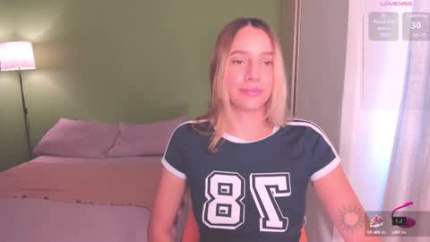 Amelie Graham online show from February 12, 9:01 pm