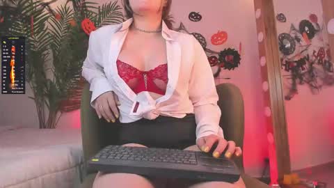 Snapshot of ameliie_brown chatting on October 16, 1:44 pm Amelie online show from October 16, 1:44 pm