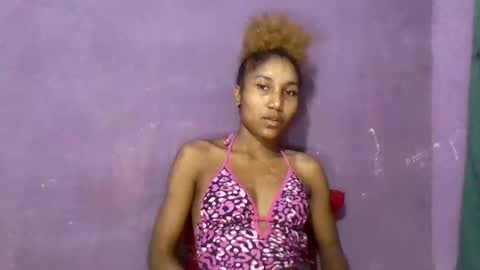 amelisy20005 online show from February 6, 7:01 am