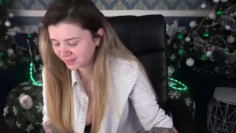 amellymillyy online show from December 19, 8:15 pm