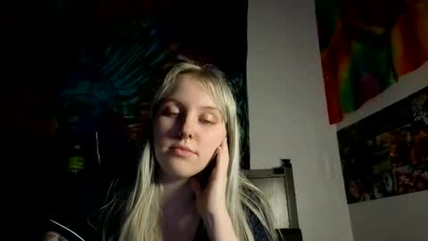 amethystmoon18 online show from May 30, 3:38 am