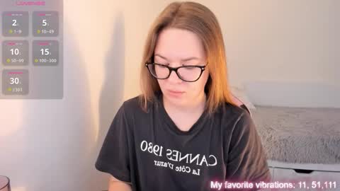 Snapshot of ami_amour_ chatting on October 26, 2:39 pm Hi-hi I am Kate welcome to my sexy room online show from October 26, 2:39 pm