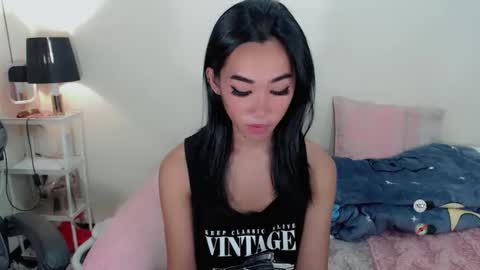 Snapshot of ami_lewis chatting on October 23, 2:35 am JOANNA online show from October 23, 2:35 am