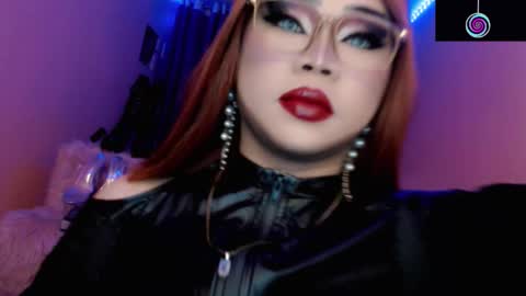 Queen Mireska online show from March 15, 3:37 pm